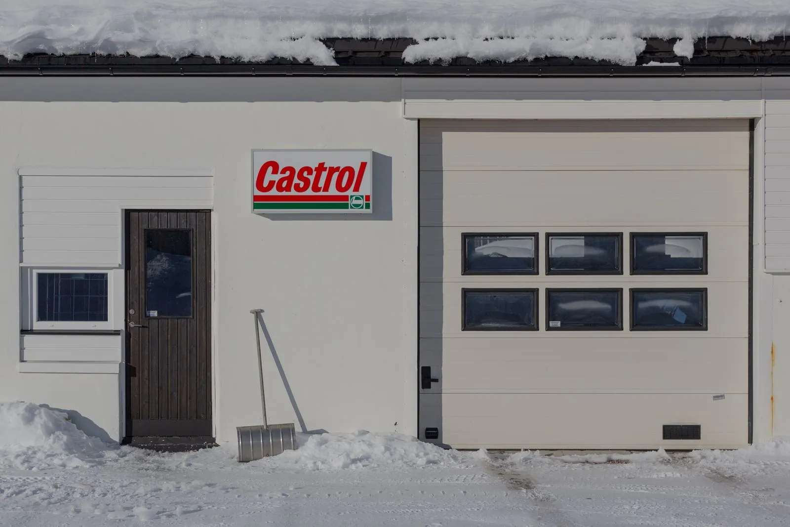 What to Do When a Garage Door Cable Breaks